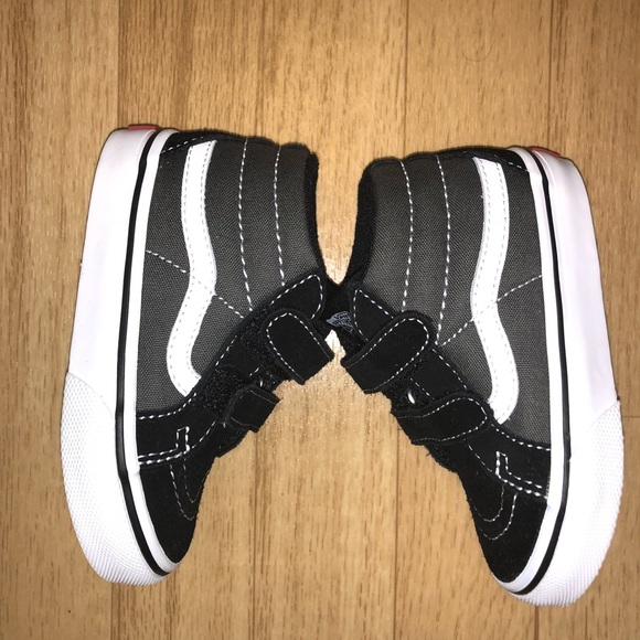 Vans - Picture 3 of 4